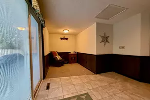 700 W Webster St, Clifton, IL 61727 - Photo 12