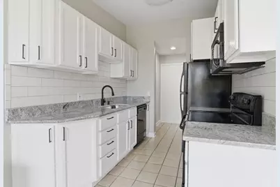 5500 Hillcrest Lane #4L, Lisle, IL 60532 - Photo 6