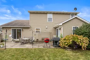 3908 Rockdale Dr, Champaign, IL 61822 - Photo 4