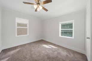 9137 S Essex Ave, Chicago, IL 60617 - Photo 20