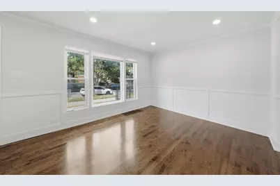 9137 S Essex Avenue, Chicago, IL 60617 - Photo 8