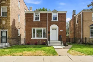9137 S Essex Ave, Chicago, IL 60617 - Photo 2
