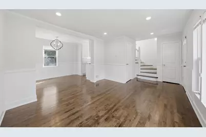 9137 S Essex Avenue, Chicago, IL 60617 - Photo 6