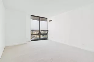 10 E Ontario St, Chicago, IL 60611 - Photo 12