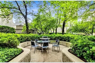 10 E Ontario Street #4205, Chicago, IL 60611 - Photo 24
