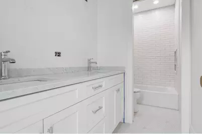 3909 N Hamilton Avenue, Chicago, IL 60618 - Photo 8