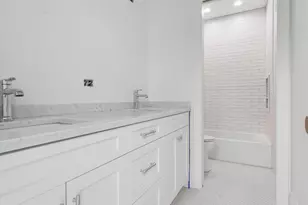 3909 N Hamilton Ave, Chicago, IL 60618 - Photo 8