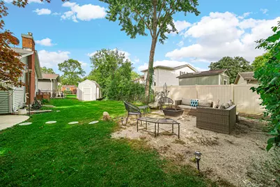 1072 Brantwood Avenue, Elk Grove Village, IL 60007 - Photo 22