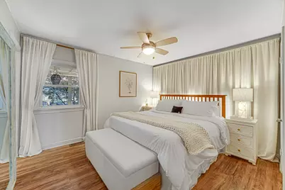 1072 Brantwood Avenue, Elk Grove Village, IL 60007 - Photo 16