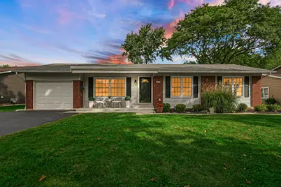 1072 Brantwood Avenue, Elk Grove Village, IL 60007 - Photo 2