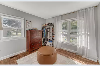 1072 Brantwood Avenue, Elk Grove Village, IL 60007 - Photo 18