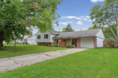 905 Stratford Drive, Champaign, IL 61821 - Photo 2