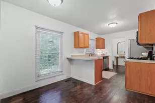 905 Stratford Dr, Champaign, IL 61821 - Photo 12