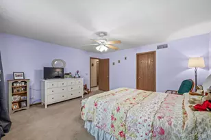 695 Dean Dr, South Elgin, IL 60177 - Photo 22