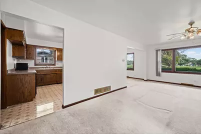 22W313 1 St Street, Glen Ellyn, IL 60137 - Photo 6