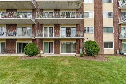 2900 Maple Avenue #18A, Downers Grove, IL 60515 - Photo 2