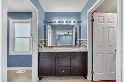 256 E Fox Hill Drive, Buffalo Grove, IL 60089 - Photo 30