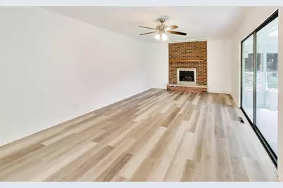 10S324 Hampshire Lane, Willowbrook, IL 60527 - Photo 16