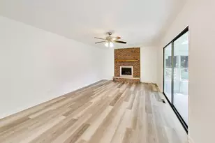 10S324 Hampshire Ln, Willowbrook, IL 60527 - Photo 16