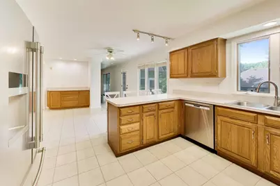 10S324 Hampshire Lane, Willowbrook, IL 60527 - Photo 14