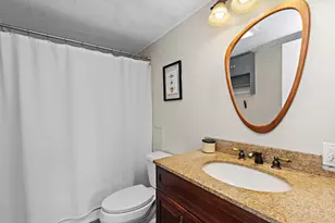 651 W New York St, Aurora, IL 60506 - Photo 12