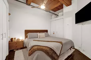 225 W Huron St, Chicago, IL 60654 - Photo 8