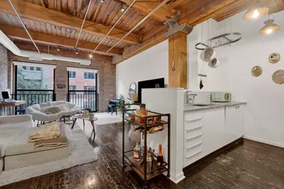 225 W Huron Street #211, Chicago, IL 60654 - Photo 4