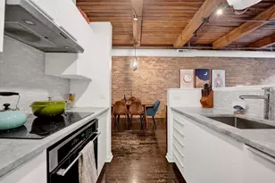 225 W Huron St, Chicago, IL 60654 - Photo 6