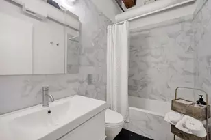 225 W Huron St, Chicago, IL 60654 - Photo 10