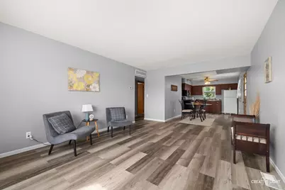 323 Kingswood Drive, North Aurora, IL 60542 - Photo 2