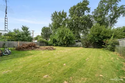 323 Kingswood Drive, North Aurora, IL 60542 - Photo 12