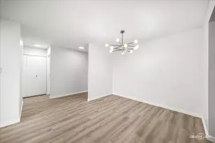 111 Acacia Dr, Indian Head Park, IL 60525 - Photo 6