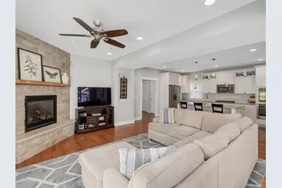 109 Grove Avenue, Glen Ellyn, IL 60137 - Photo 10