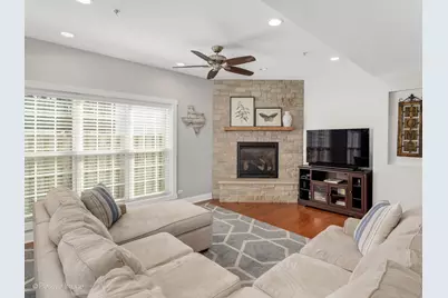 109 Grove Avenue, Glen Ellyn, IL 60137 - Photo 8