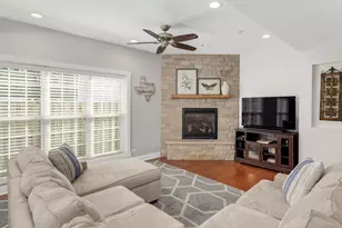 109 Grove Ave, Glen Ellyn, IL 60137 - Photo 8