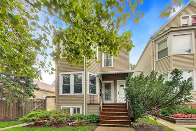 5753 W Giddings Street, Chicago, IL 60630 - Photo 2