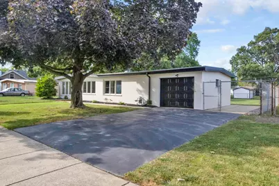 7906 W 98th Street, Hickory Hills, IL 60457 - Photo 4