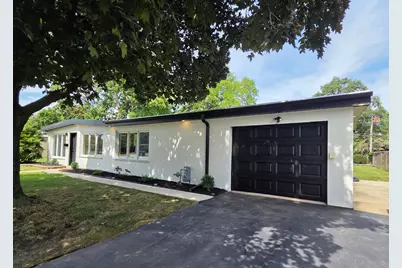 7906 W 98th Street, Hickory Hills, IL 60457 - Photo 2