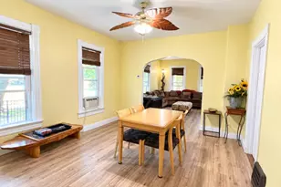 952 Larkin Ave, Elgin, IL 60123 - Photo 6