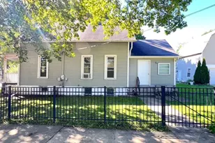 952 Larkin Ave, Elgin, IL 60123 - Photo 2