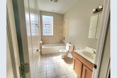 2320 E 70th Place #3, Chicago, IL 60649 - Photo 4