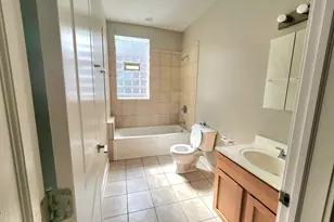 2320 E 70th Pl, Chicago, IL 60649 - Photo 4