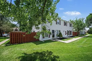 1801 Jamestown Cir, Hoffman Estates, IL 60169 - Photo 2