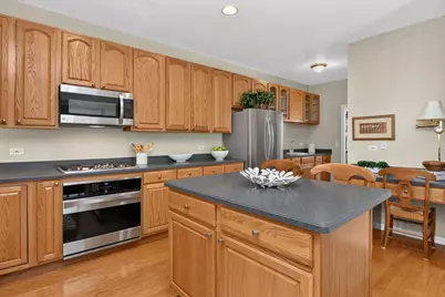 611 Dunhill Lane, Carol Stream, IL 60188 - Photo 8