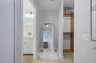 1560 N Sandburg Terrace, Chicago, IL 60610 - Photo 6