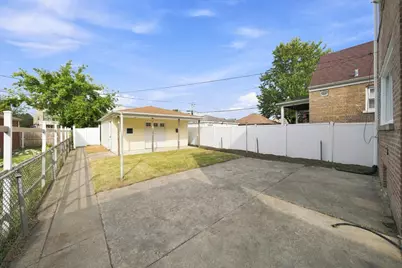 8252 S Marshfield Avenue, Chicago, IL 60620 - Photo 22
