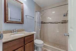 1028 Idlewild Dr, Round Lake Beach, IL 60073 - Photo 16