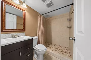 1028 Idlewild Dr, Round Lake Beach, IL 60073 - Photo 20