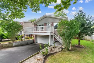 1028 Idlewild Dr, Round Lake Beach, IL 60073 - Photo 2