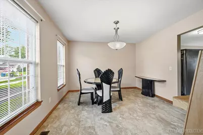 2513 Briarwood Court, Aurora, IL 60506 - Photo 4